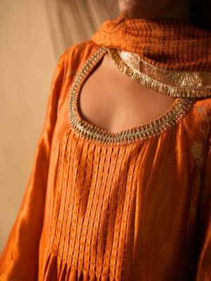 Yellow embroidered dupion silk kurta set 2
