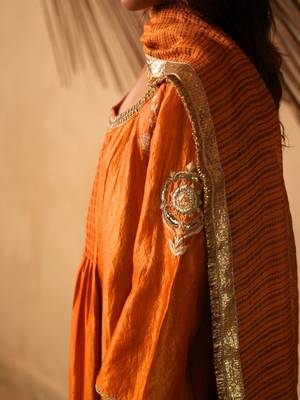 Yellow embroidered dupion silk kurta set 3