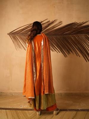Yellow embroidered dupion silk kurta set 4