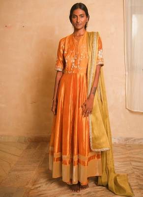 Yellow embroidered dupion silk kurta set 1