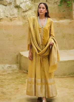 Lime-green plain chanderi kurta set 1