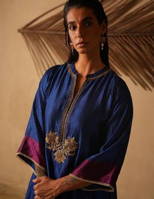 Navy-blue embroidered dupion silk kurta set 3