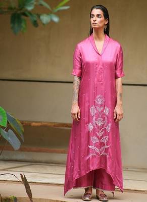 Mauve embroidered satin Kurta Set 1