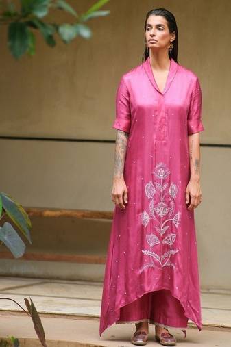 Mauve embroidered satin Kurta Set