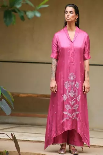 Mauve embroidered satin Kurta Set