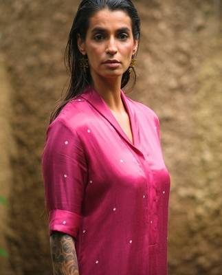 Mauve embroidered satin Kurta Set 3