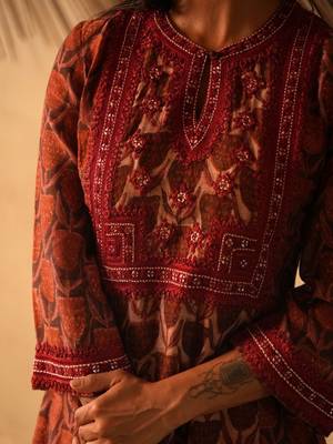 Maroon embroidered cotton kurta set 2