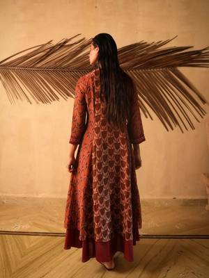 Maroon embroidered cotton kurta set 4