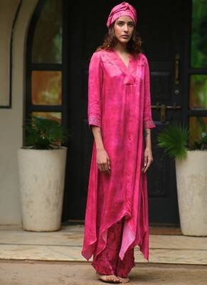 Pink  plain satin kurta set 1