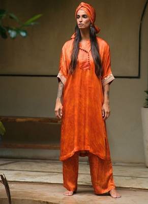 Orange plain satin kurta set 1