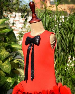 Red embroidered cotton dress 3