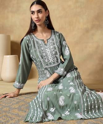 Women's floral silk embroidered round neck chikankari kurti 3