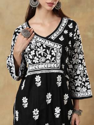 Women   s Black & White Chikankari Embroidered Kurta with Palazzo Set 4