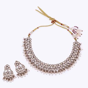 Marvellous round shape and pearls guchha gold plated choker necklace set for women and girls 3