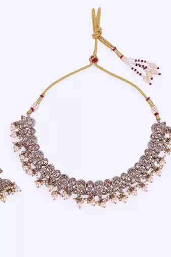 Splendid leaf and paisley design pearls guchha gold plated choker necklace set with maangikka for women and girls