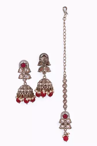 Trendy leaf and paisley design red stone gold plated choker necklace set with maangikka for women and girls