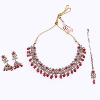 Trendy leaf and paisley design red stone gold plated choker necklace set with maangikka for women and girls 3