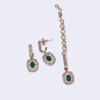 Flowing round shape cz studded gold plated green stone choker necklace set with maangikka for women and girls 3