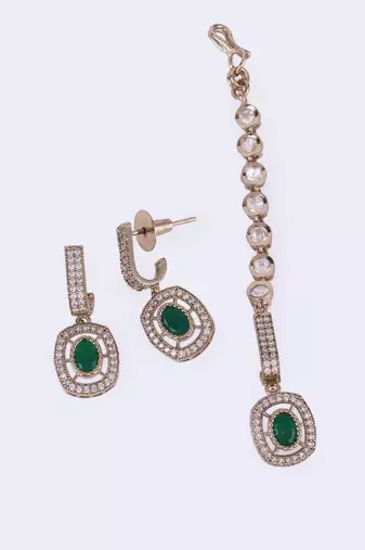 Flowing round shape cz studded gold plated green stone choker necklace set with maangikka for women and girls