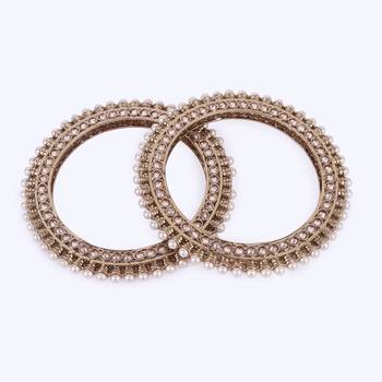Pretty glimmery round shape gold plated brown stone set of 2 bangles for women 2