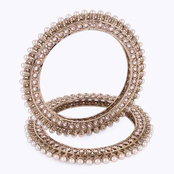 Pretty glimmery round shape gold plated brown stone set of 2 bangles for women 3
