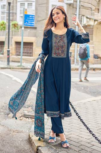 Women Modal Silk Handwork Kurta With Pent & Dupatta