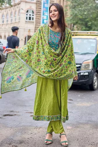 Women Modal Silk Handwork Kurta With Pant & Dupatta