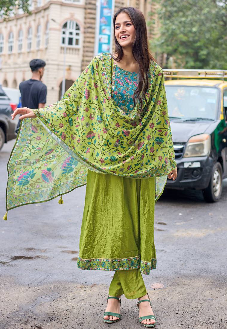 Women Modal Silk Handwork Kurta With Pant & Dupatta