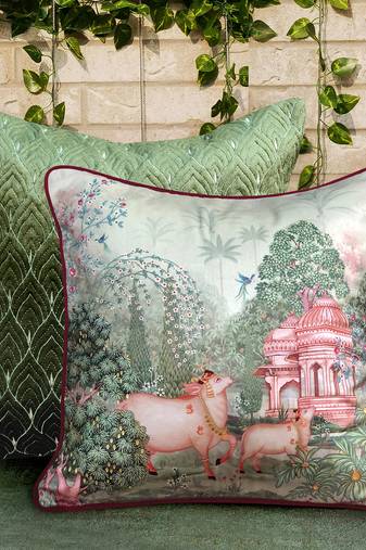 Pichwai Cushion Cover – Beige Devotion 16x16, 1pc