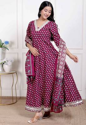  women's maroon embroidered anarkali kurta and dupatta 3