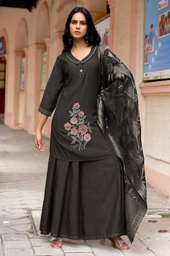 Women Russian Silk Work Hand & Thread Straghit  Kurta With Palazzo & Dupatta
