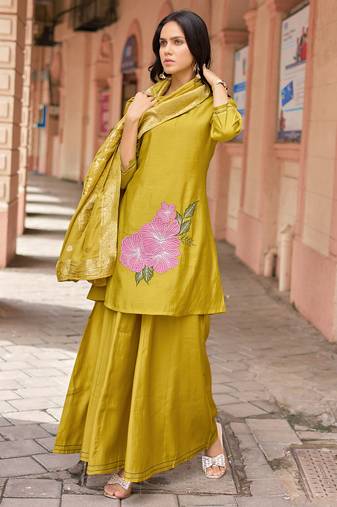 Women Russian Silk Work Hand & Thread straight  Kurta With Palazzo & Dupatta
