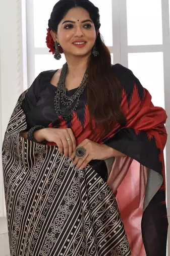 Red color temple border tussar silk blend print saree with blouse