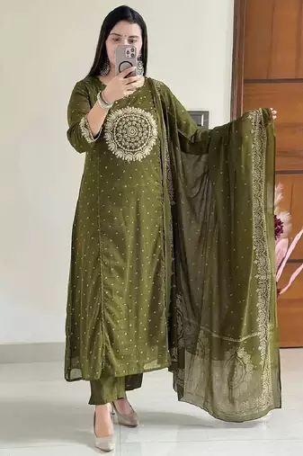 Green embroidery handwork & printed kurta  pant & dupatta set