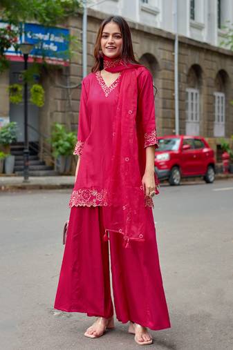 Women Gajji Slik Work Hand & Threadwork Short Straghit Kurta With Palazzo & Dupatta 