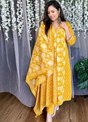 Yellow floral printed cotton kurta and pant set with dupatta 2