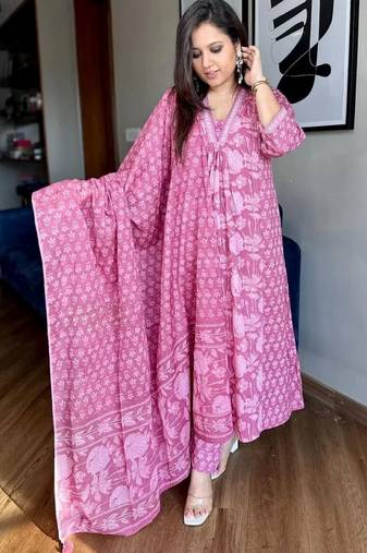 Pink floral printed cotton kurta and pant set with dupatta