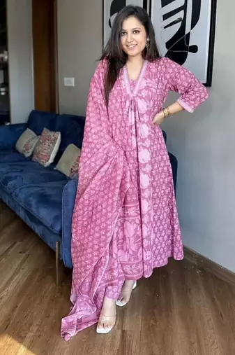 Pink floral printed cotton kurta and pant set with dupatta