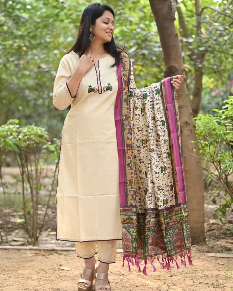 Off white embroidered cotton flex kurta and pant set with chanderi dupatta