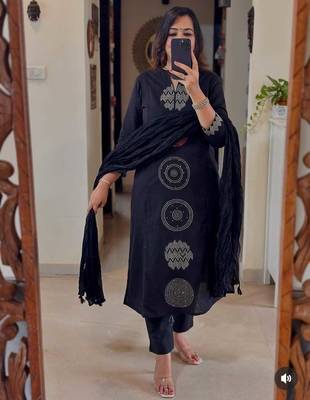 Cotton cambric straight  kurti-pant-dupatta  set 2