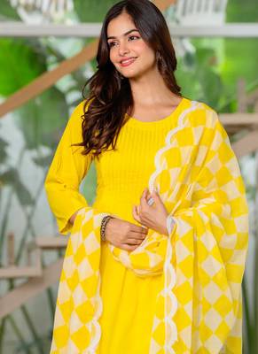 Lemon yellow embroidered cotton kurta and pant set with dupatta 2