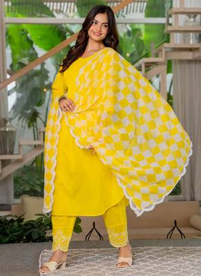 Lemon yellow embroidered cotton kurta and pant set with dupatta 3