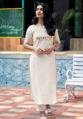 Off white embroidered cotton kurta and pant set 3