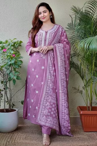 Dusty lavender embroidered suit set with dupatta
