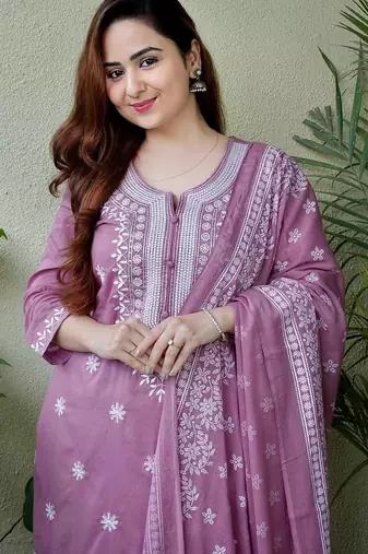 Dusty lavender embroidered suit set with dupatta