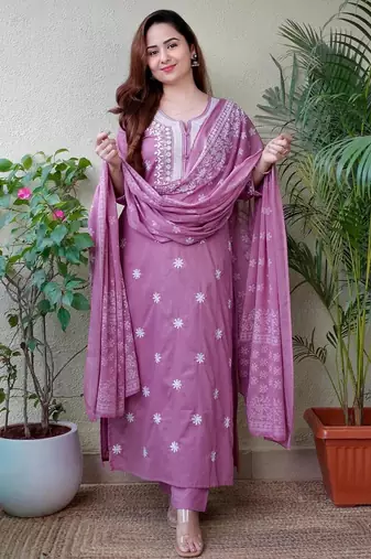 Dusty lavender embroidered suit set with dupatta