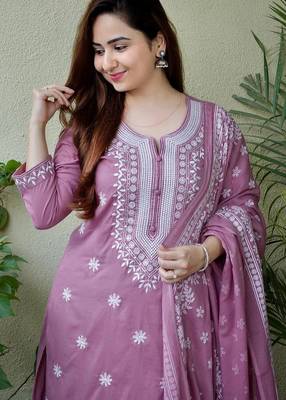 Dusty lavender embroidered suit set with dupatta 5