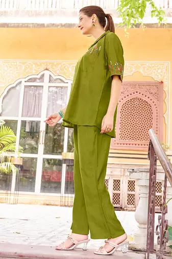 Women Visocs Weaving Thread & Handwork Shirt & Pant