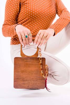 The Royals Suitcase style Square handbag in Acacia wood 1
