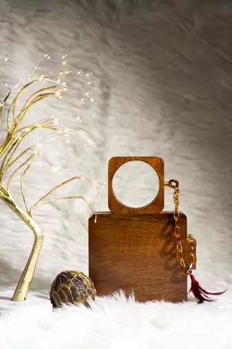 The Royals Suitcase style Square handbag in Acacia wood